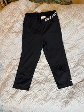 Nike Pro Dri-FIT‎ Cropped Leggings Black Size Small